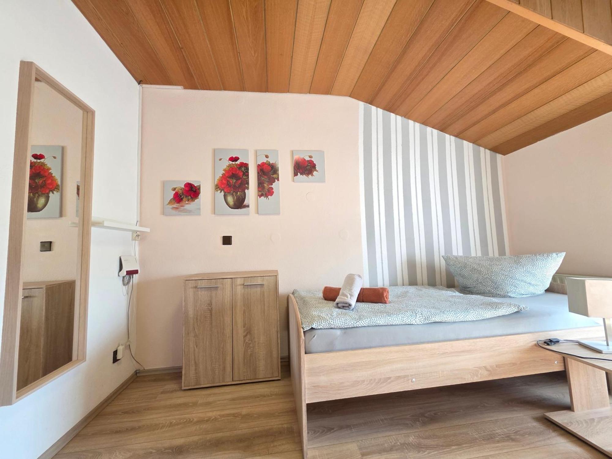 Elena Flat Mohn Duisburg Zentrum Buitenkant foto